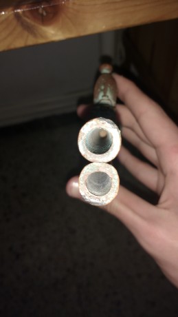 Buenas, hoy traigo una vieja arma de la cual no se nada. Segun lo que e encontrado es una pistola inglesa, 00