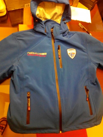 Chaqueta de esquí softshell, marca: Nebulus, Color: Azul, Talla: XL, medidas aproximadas, pecho: 118 cm, 02