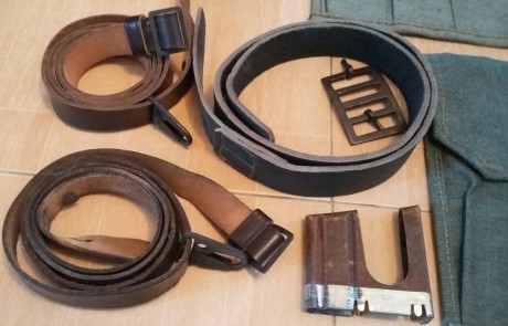Hola.
Vendo algunas cosas sueltas de militaria.
2 correas para G3/Cetme; una nueva (VENDIDA) y la otra 01
