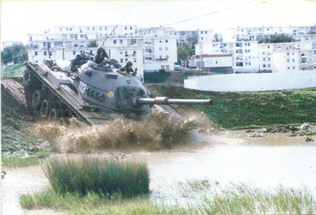 os animo, a quien tenga fotos de este carro, a que las colguéis...
ya pasó por el soplete, en su mayoría, 02