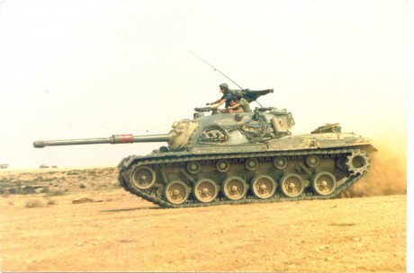 os animo, a quien tenga fotos de este carro, a que las colguéis...
ya pasó por el soplete, en su mayoría, 01