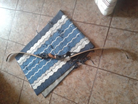 arco de la marca hoyt en buen estado utilizado para recorridos 3d con funda incluida y silenciadores d 01