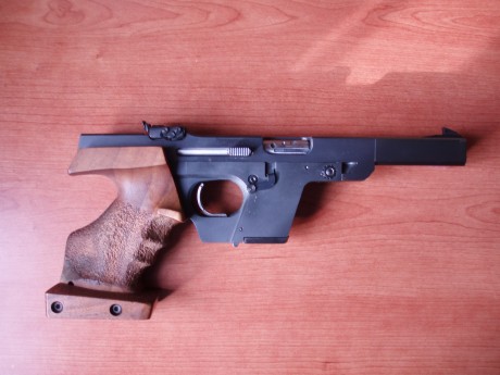 VENDO PISTOLA WALTHER GSP DEL 22 CON MALETIN ORIGINAL Y TODOS LOS ACCESORIOS 600 EUROS. PACO 666093707 01