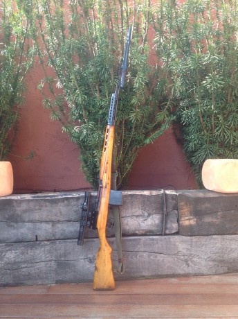Buenos días.

Vendo o cambio mi Tokarev SVT40. Prácticamente no lo he usado, habré disparado con el unos 00