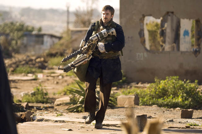 Alguien sabe que fusil es el que llevan las tropas de la película "Distrito 9". ¿Es un modelo 140