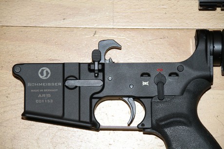 Rifle semiautomático Schmeisser tipo M4, impecable, muy pocos disparos. Cañón 14,5". Modelo muy bien 62
