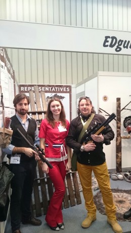 PUES NADA AMIGOS, el miercoles viajo a Alemania ( Nuremberg ) a la nueva edicion de IWA 2016, os contare 130