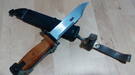 Vendo bayoneta AKM Type II, muy buen estado, corta cables. Precio 30 euros. Gastos de envío por parte 01