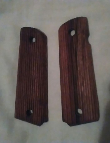 Vendo estas cachas de madera de Colt 1911... Están en Madrid. Prefiero entregarlas en mano pero si hay 00