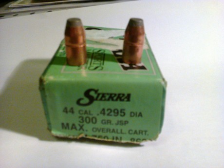 Vendo:
47 puntas marca Sierra de 300 greins, precio: 14 € 
99 puntas marca Remington de 200 greins, precio: 01