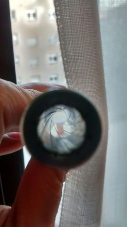 Bueno como tengo mano pequeña, y no me acostumbro a las empuñaduras de cargador en doble hilera, y tengo 10