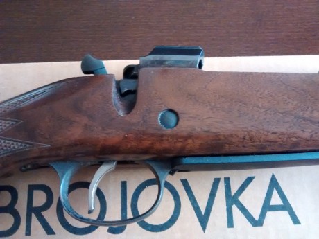 Por si hay agun interesado en adquirir un buen rifle, se pone a la venta por 600 euretes, ha disparado 11
