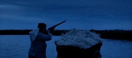 Compañeros,

En vista de las ganas de algunos (Elcafe, Wilcow, Vrakk, etc) por adivinar armas de películas 120