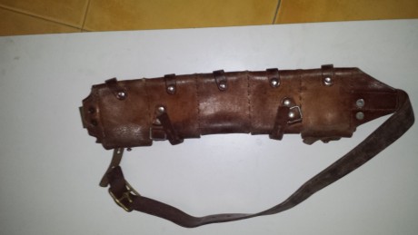 Vendo bandolera de 5 departamentos para peines de balas para el fusil sueco  LJUNGMAN AG42- B totalmente 00