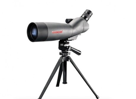 Telescopio terrestre tasco ,perfecto para visualizar blancos en 50 y 100 m,precio 150euros 00