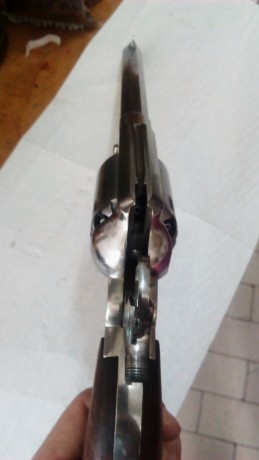 Pongo a la venta mi Pietta Inox del calibre 44. Como se ve a penas tiene uso. El disparador me lo afinaron 02
