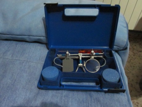 Hola.
Pongo a la venta dos juegos de gafas Champion, un juego está usado, pero en muy buen estado
el otro 01