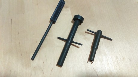 Vendo llaves de corrección de puntería para CETME. El precio es de 50 euros. Gastos de envío incluido. 00