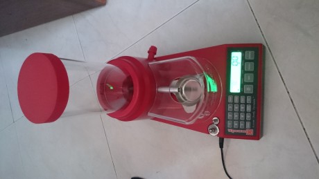 Vendo este dispensador de pólvora hornady casi a estrenar. Funcionamiento a la perfección. Lo quito pues 20