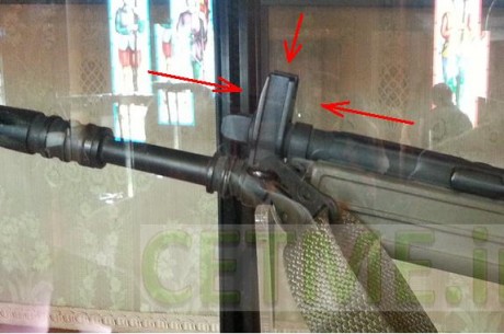 Estoy dispuesto a pagar hasta  100 euros  para imágenes detalladas del punto de mira y flash hider de 00