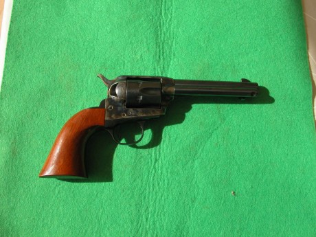 Vendo Cattelman marca Uberti de 4 3/4", calibre 22LR, esta nuevo impecable sin ningún rasguño, solo 02