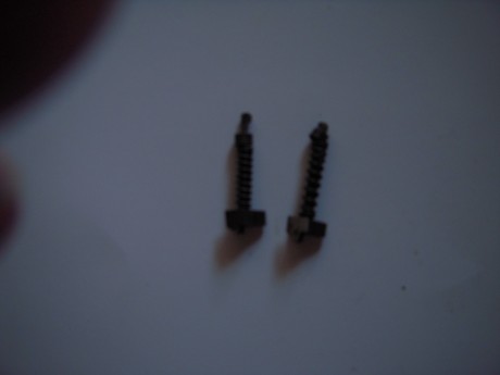 Buenos dias tengo las piezas que relaciono para carabina Tigre
Percutores  125,00 € unidad,topes muelle 01