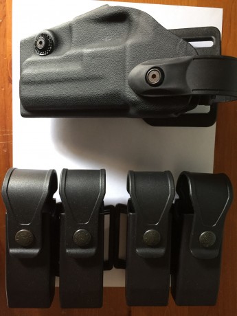 PRIMER PACK: 1 FUNDA SERVICIO HK USP COMPACT CON 2 PORTACARGADORES DOBLES-56E.
SEGUNDA PACK: 1 FUNDA PAISANO 02