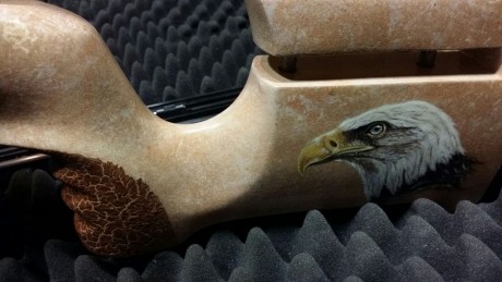 Un compañero me pide que le ponga el siguiente anuncio para vender su rifle, consta de:

Accion Remington 12