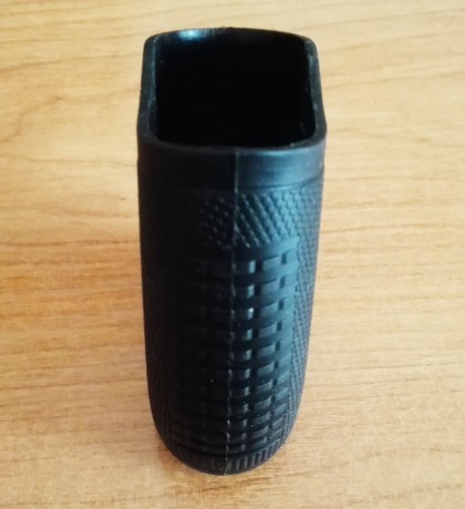 Vendo Tactical Grip Glove para Beretta 92 marca Pachmayr comprada por error,está sin estrenar.
Precio 02