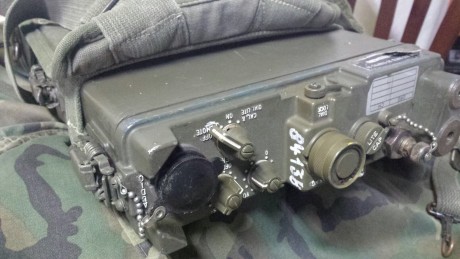Un compañero me ha pedido que le ponga a la venta esta emisora de campaña Guerra del Vietnam de junio 22