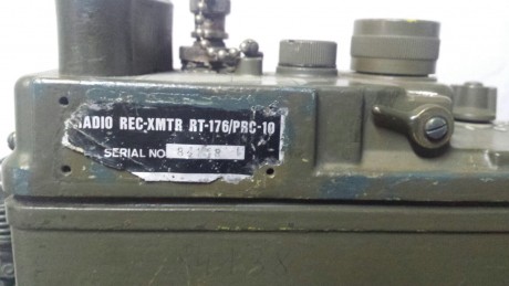 Un compañero me ha pedido que le ponga a la venta esta emisora de campaña Guerra del Vietnam de junio 20