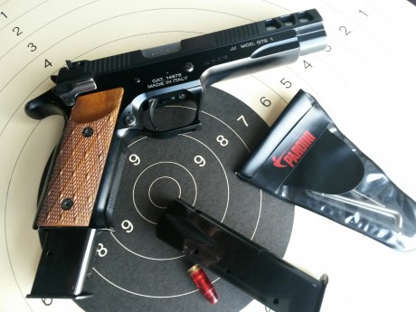 Hola:

Pongo a la venta pistola de 9mm. de la firma Pardini, mod. GT9, color negro.
El arma siempre estuvo 00