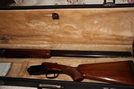 Hola, vendo escopeta superpuesta para tiro al plato o similar.
Perazzi Brechia MAP con muy poco uso. 
Telefono: 01