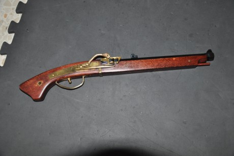Hola a todos, pongo a la venta pistola Tanzusu de Arsa calibre 41 y en perfecto estado. Poco que decir 02