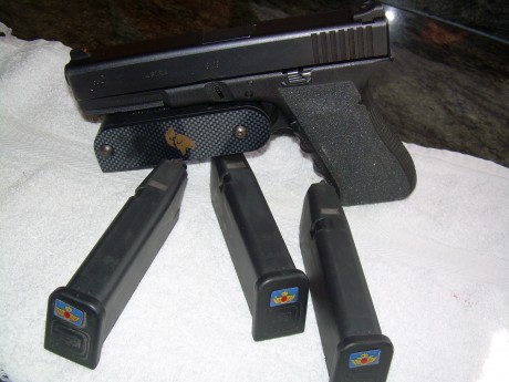 Vendo GLOCK 17 3ª Gen., en perfecto estado. Se entrega con maletín de transporte original, 3 cargadores, 00