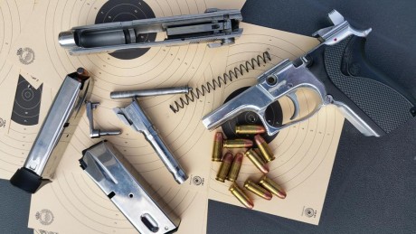 Buenas a todos, VENDIDA   Smith and Wesson  , modelo   6906 9mm. Parabellum  , hecha en Springfield (USA) 22