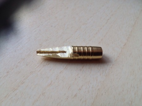 Hola.
Busco puntas blindadas del calibre .222-.223 o de origen militar 5,56 desmontadas sin marcas.
Cantidades 61