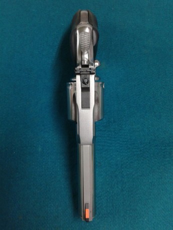 Buenas tardes foreros,un amigo del club de tiro vende un revolver colt piton 4" por 750 € y una pistola 20