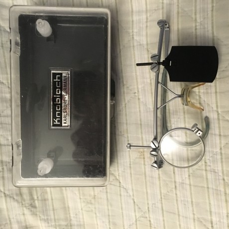 Vendo  gafas Knobloch usadas pero en buen estado 

 Si al comprador le sirviera alguno de los dos cristales 02