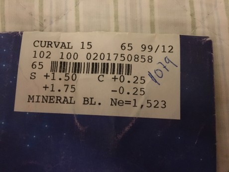 Vendo  gafas Knobloch usadas pero en buen estado 

 Si al comprador le sirviera alguno de los dos cristales 00