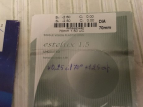 Vendo  gafas Knobloch usadas pero en buen estado 

 Si al comprador le sirviera alguno de los dos cristales 10