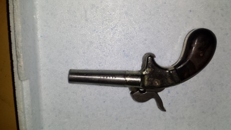 Buenos dias compañeros  necesitaria informacion  acerca de esta arma de avancarga para poderla vender 00