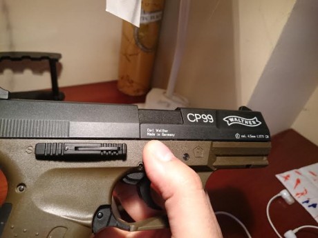 Buenas!

Vendo pistola Walther P99 Co2 semiautomática con gatillo de doble acción, fue comprada en enero 40
