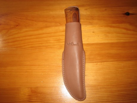 Hola. Sin estrenar. Acero UHC 64-66.  Madera de abedul secado al horno. 100€ portes incluidos a la península. 00