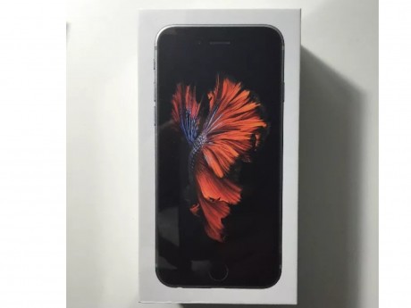 iPhone s6 128gb gris espacial, libre, nuevo y precintado.
Se encuentra en Leon.
820€ con envío incluido, 01