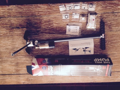 En su caja, usada en 5 ocasiones hasta que compre compresor. Incluye kit con  juntas de reparación y 2°bolsa 00