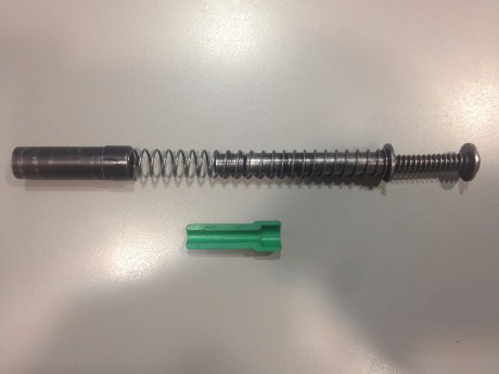 VENDO Recoil Master para pistola de 5 pulgadas.

El sistema Recoil Master reduce el retroceso del arma 01