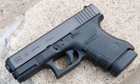   Hola compañeros. Compro en Madrid (preferiblemente) Glock 30 en .45 ACP. GUIADA "F". Saludos! 00