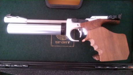 Excelente estado. Menos de 500 balines tirados. Pistola con botella timbrada en mayo 2015. Modelo sport 01