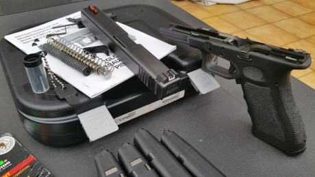     REGALO EXTRA:    

   Además de todo lo que anuncio, regalo un soporte para fundas y cargadores cuyas 32